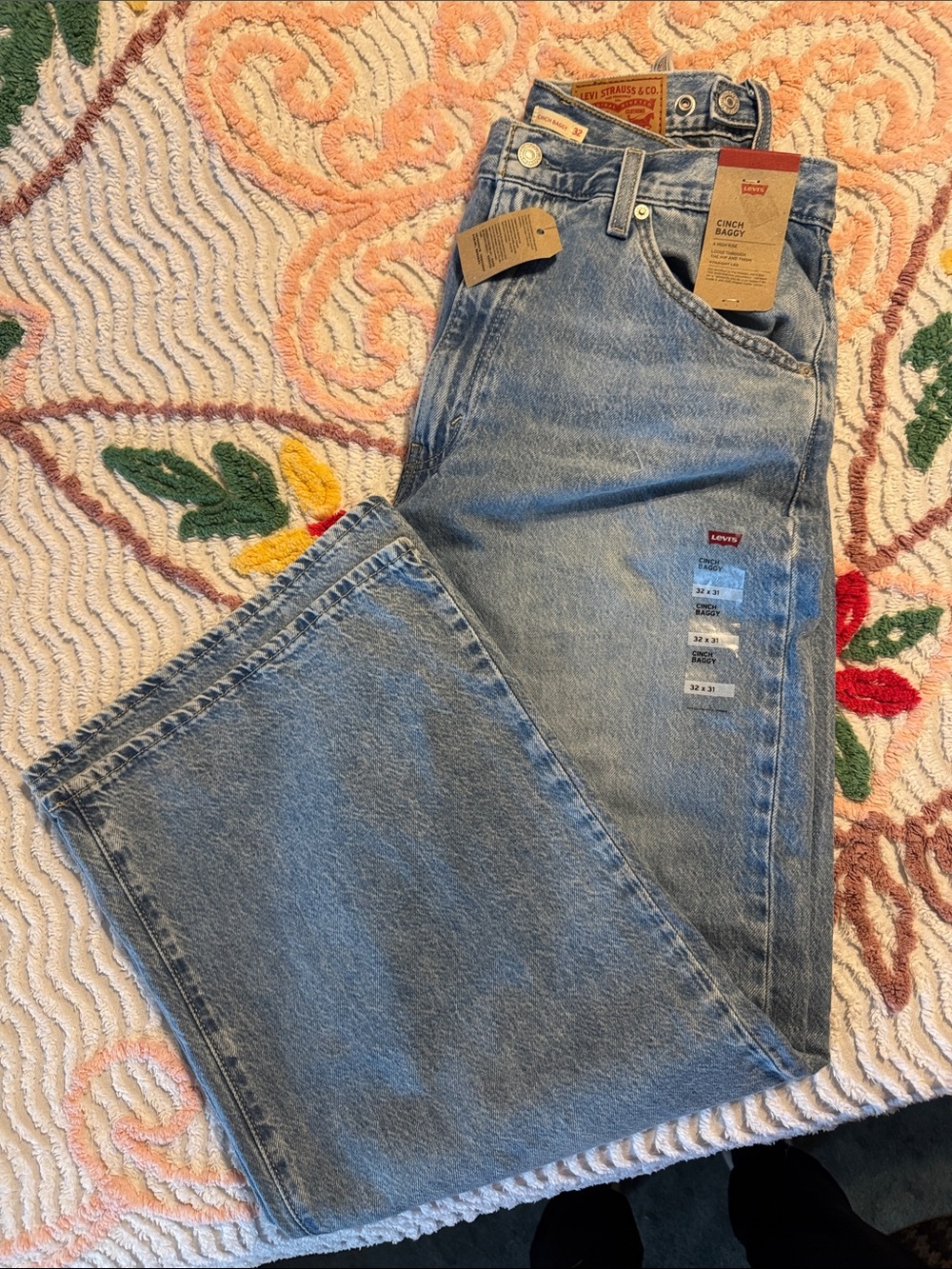 Levi's Cinch Baggy high Rise Jeans size 32. NWT